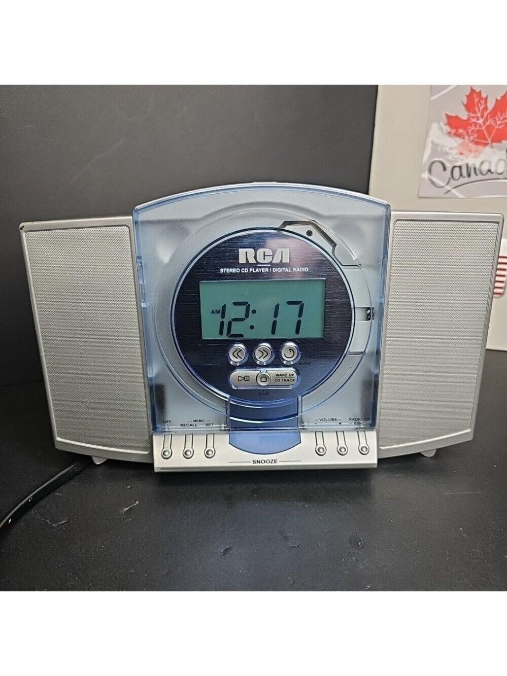 RCA Stereo CD Player Digital AM/FM Tuning Clock Radio RP3755 VTG CD Doesn't Spin